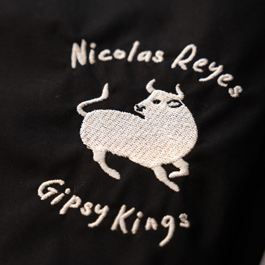 Chemise noire brodée TAUREAU